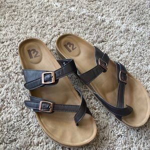 Women’s sandals